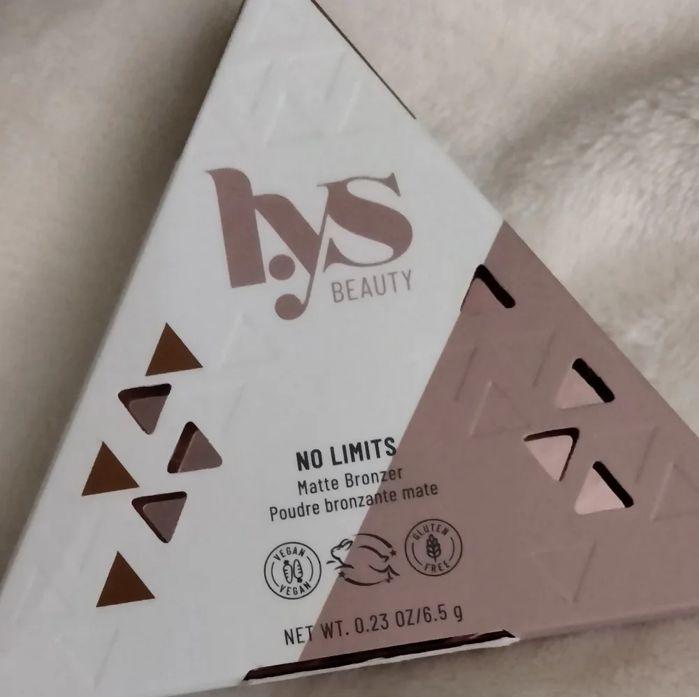 ✨️HOST PICK✨️🆕 LYS Matte Bronzer in Medium Harmony